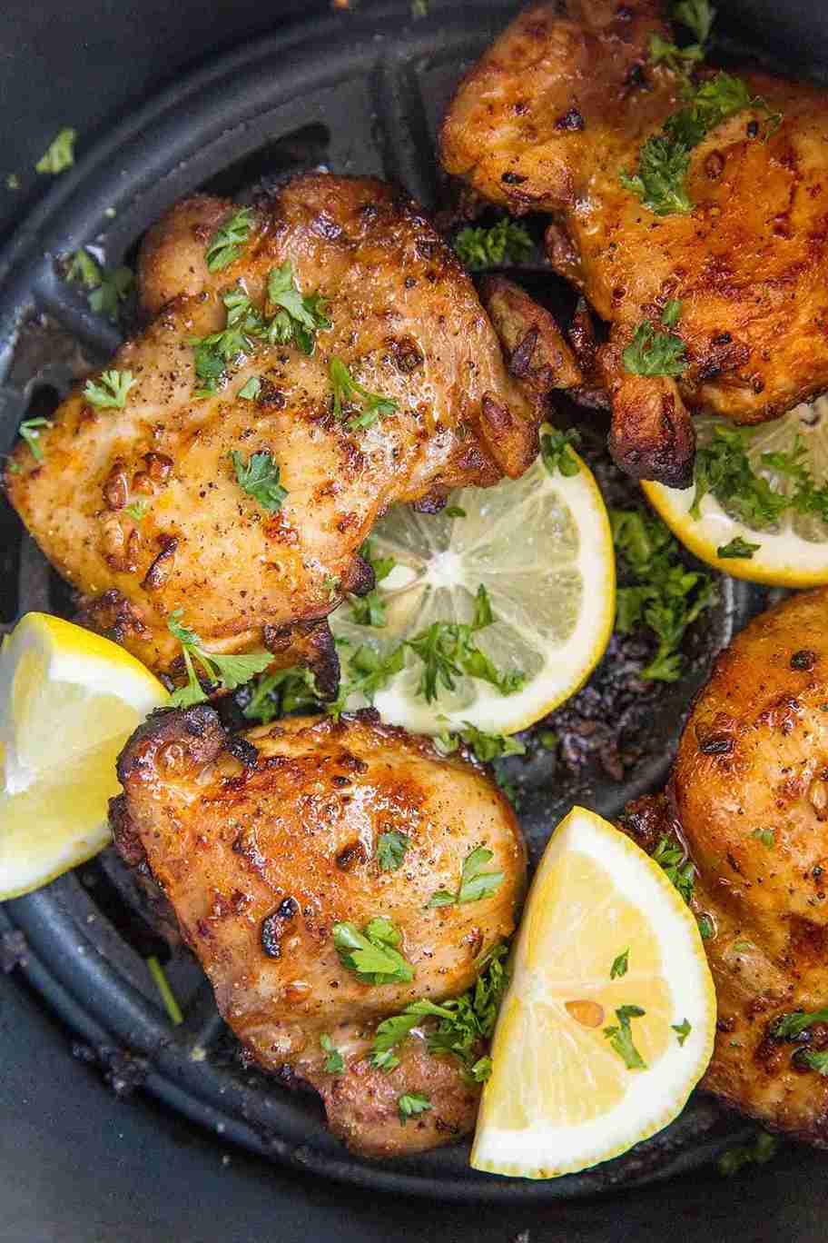 lemon garlic air fryer boneless chicken thighs